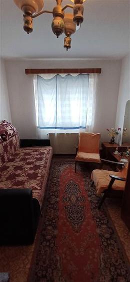 Apartament cu 3 camere decomandat în Ștefan cel Mare