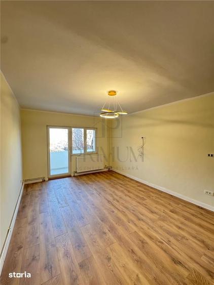 Apartament cu 3 camere, mobilat în Aradului
