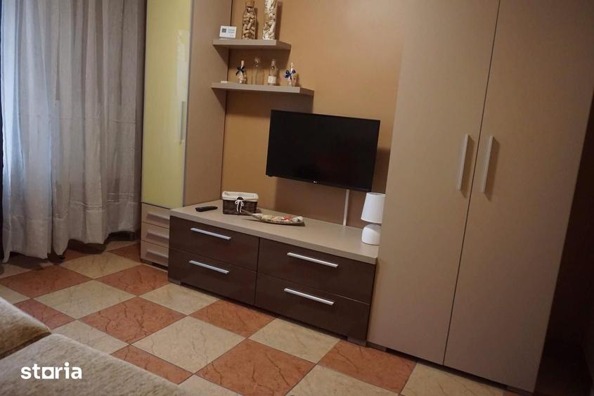 Apartament cu 3 camere decomandat în Faleza Nord