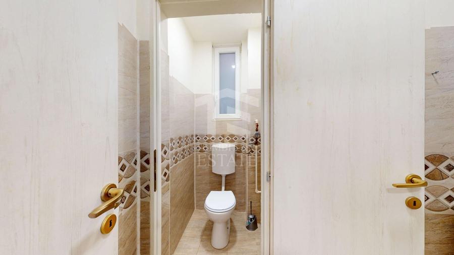 Apartament cu 4 camere decomandat în P-ța Unirii