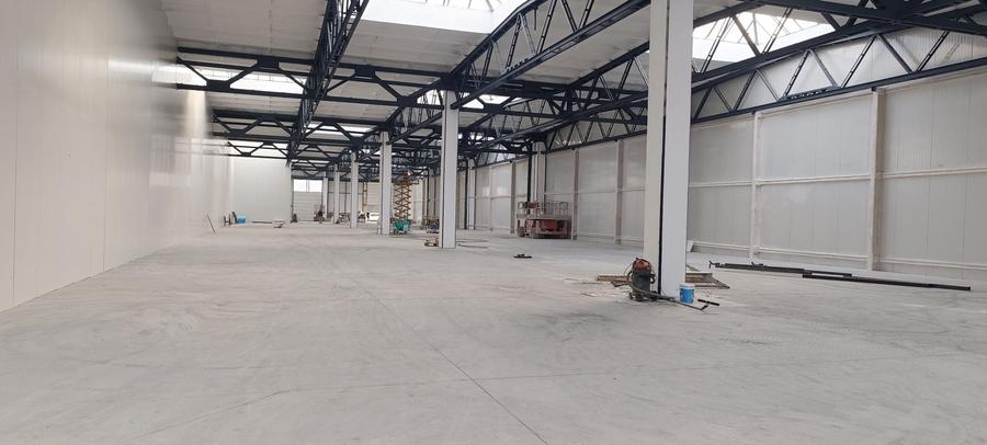 Spațiu industrial, de 2,600 mp, în Astra