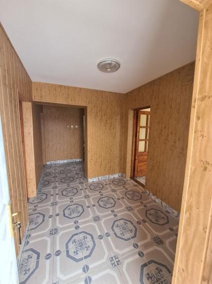 Casă cu 4 camere în Pecineaga