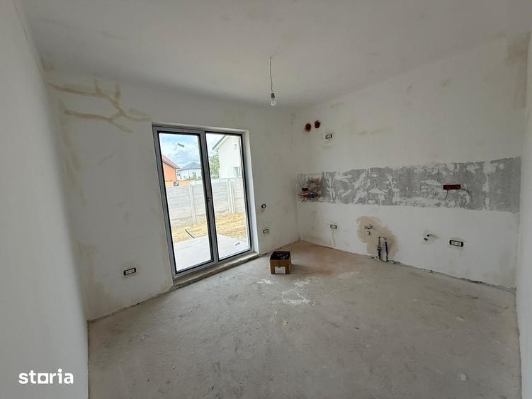 Casă cu 4 camere cu Teren 250 Mp în Ghencea