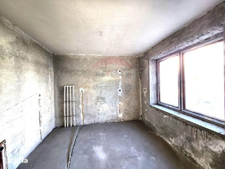 Casă cu 4 camere cu Teren 450 Mp în Aviației