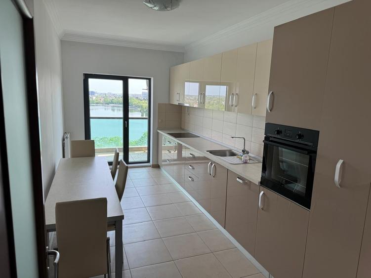 Apartament cu 3 camere decomandat în Floreasca