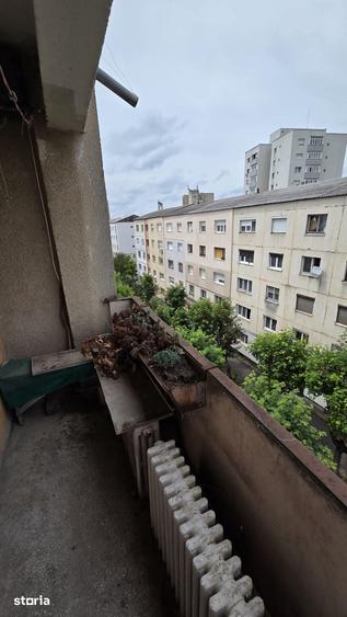 Apartament cu 3 camere în Micro 16