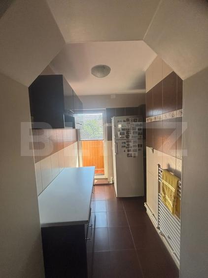 Casă individuală cu 5 camere cu Canalizare în Central