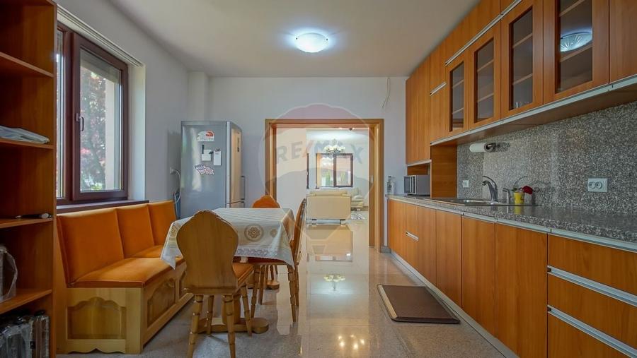Duplex cu 6 camere cu Teren 530 Mp în Noua