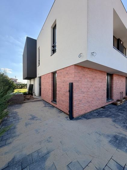 Duplex cu 4 camere cu Canalizare în Dumbrăvița