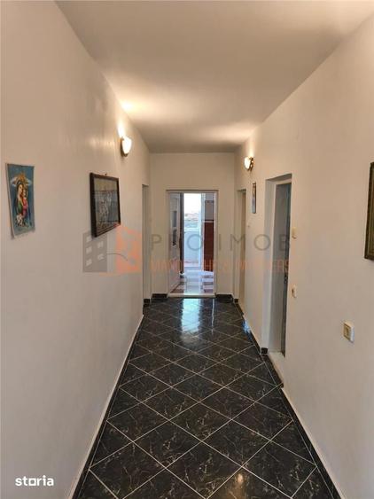 Casă cu 6 camere decomandat cu Teren 1717 Mp în Pârscov