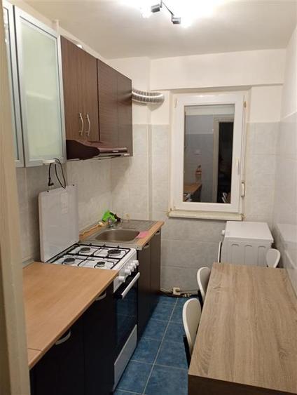 Apartament cu 2 camere semidecomandat, mobilat în Romanilor