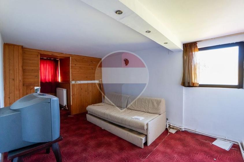 Hotel/Pensiune, de 1,300 mp, în Valea Râșnoavei