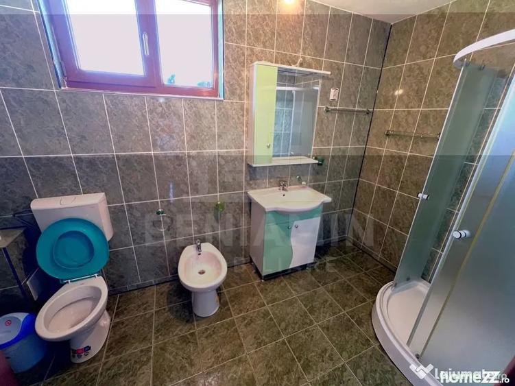 Casă cu 7 camere cu Teren 900 Mp în Popoveni