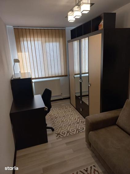 Apartament cu 3 camere în 1 Mai