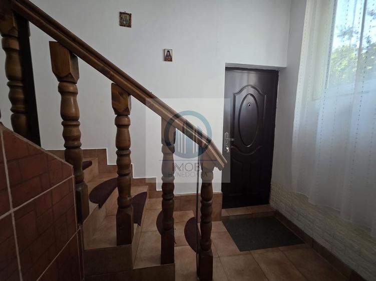 Casă individuală cu 4 camere cu Canalizare în Aurel Vlaicu