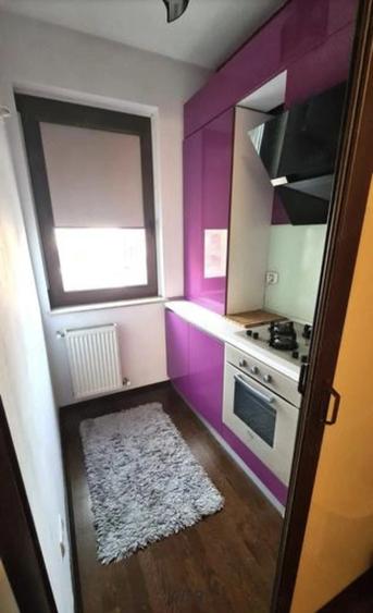 Apartament cu 2 camere decomandat în Trocadero