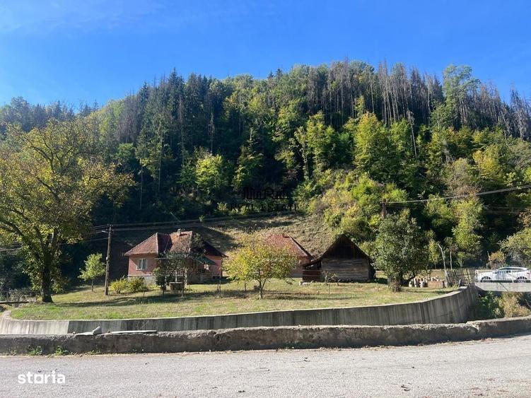 Casă cu 4 camere decomandat în Blăjeni