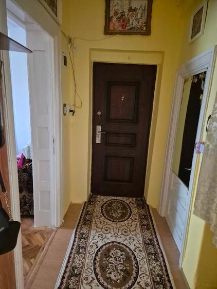 Apartament cu 2 camere decomandat, mobilat în Central