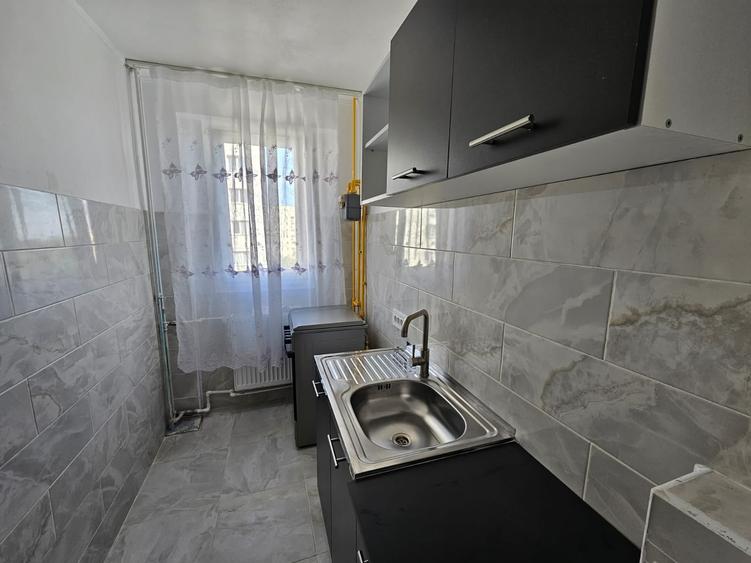 Apartament cu 2 camere decomandat în Lacul Tei