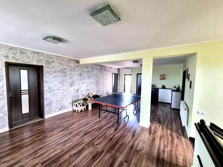 Casă individuală cu 5 camere cu Teren 1719 Mp în Micești