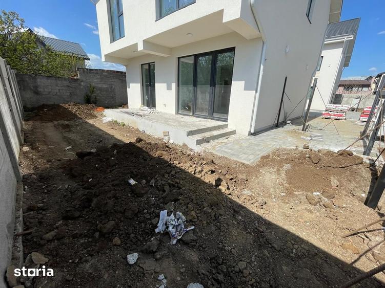 Casă cu 5 camere cu Teren 254.4 Mp în Ghencea