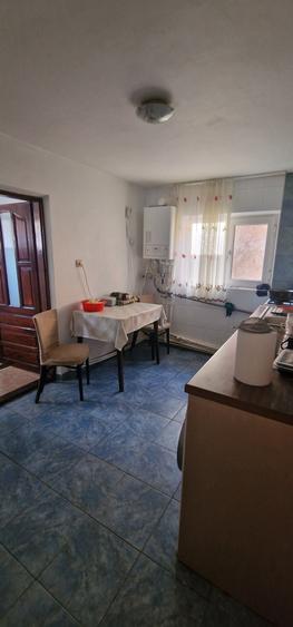 Casă cu 3 camere în Vernești