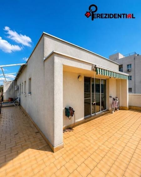 Apartament cu 4 camere, mobilat în Tineretului