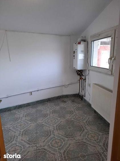 Casă cu 4 camere cu Teren 98 Mp în Dobroești