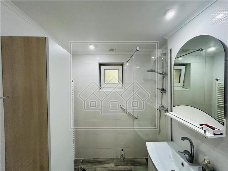 Apartament cu 3 camere decomandat în Terezian