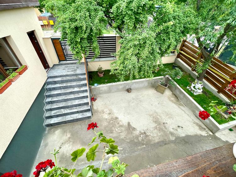 Casă cu 4 camere cu Teren 180 Mp în Valea Adâncă
