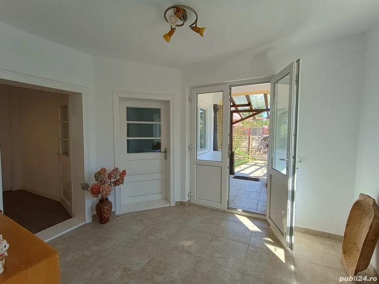 Casă cu 5 camere cu Teren 2509 Mp în Icoana