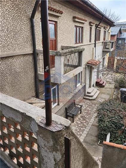 Casă individuală cu 4 camere cu Teren 207 Mp în Central
