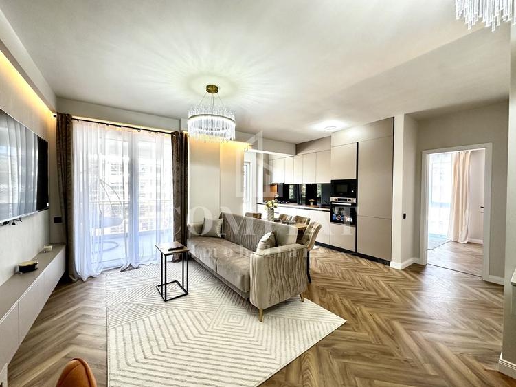 Apartament cu 3 camere semidecomandat, mobilat în Florești