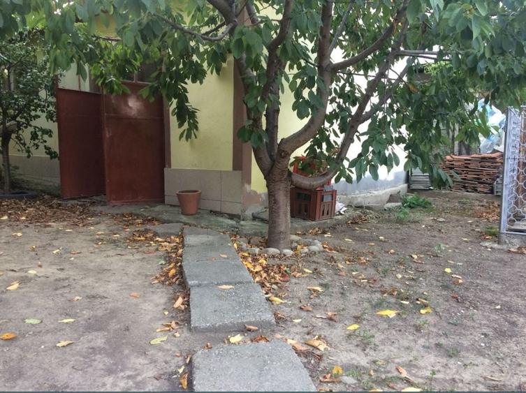 Casă cu 4 camere în Jariștea
