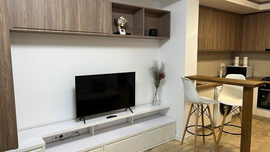Apartament cu 2 camere semidecomandat în Barbu Văcărescu