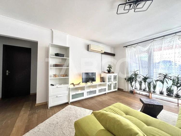 Apartament cu 4 camere semidecomandat în Între Lacuri