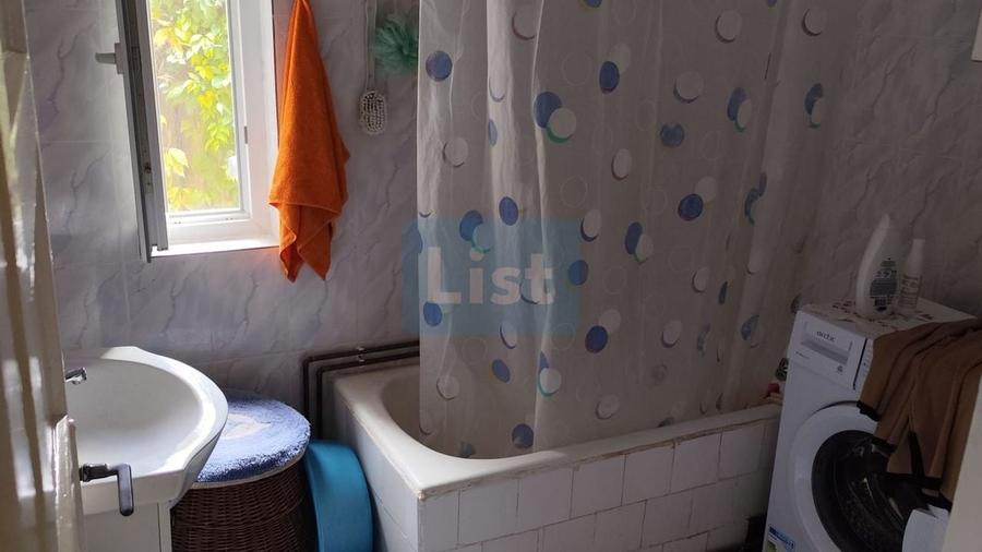 Casă cu 4 camere cu Canalizare în Central