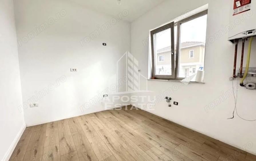 Apartament cu 3 camere decomandat în Remetea Mare