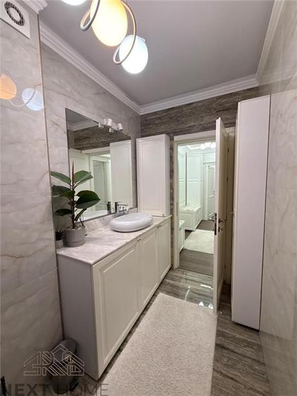 Apartament cu 3 camere decomandat în Central