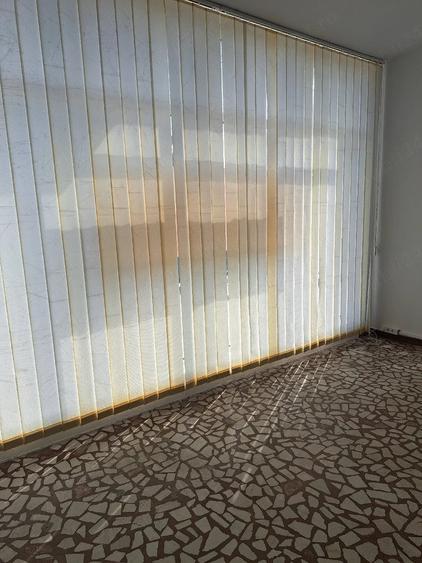 Spațiu comercial, de 90 mp, în Port