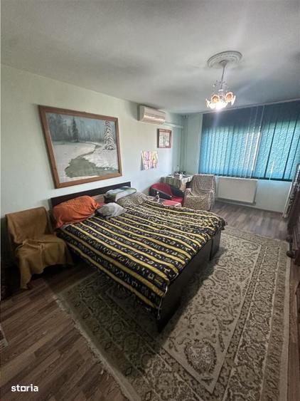 Decomandat la etajul 2 in bloc anvelopat cu centrala proprie - 1