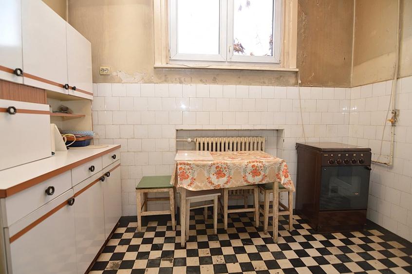 Apartament cu 4 camere semidecomandat în Calea Călărașilor