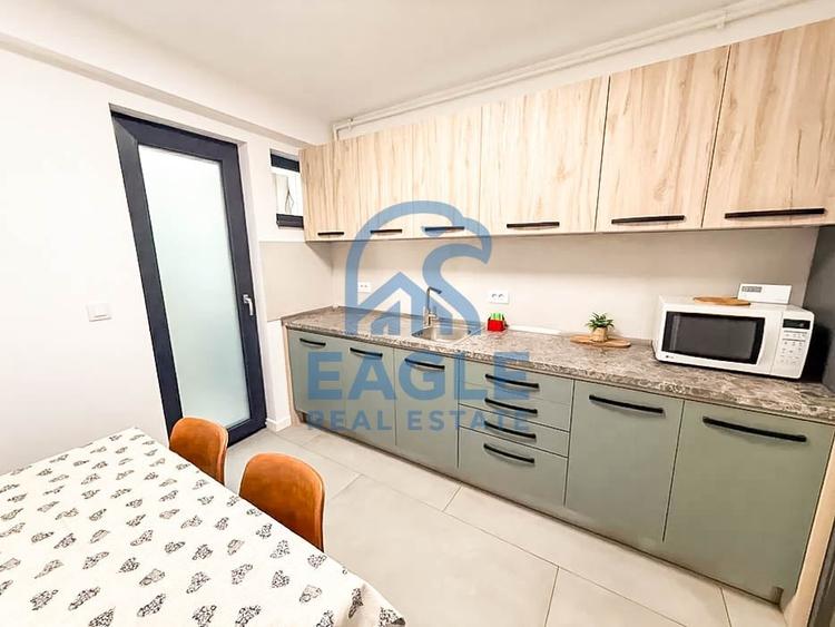 Apartament cu 3 camere decomandat, mobilat în Tomis III