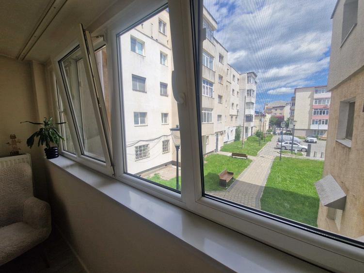 Apartament cu 4 camere decomandat în Central