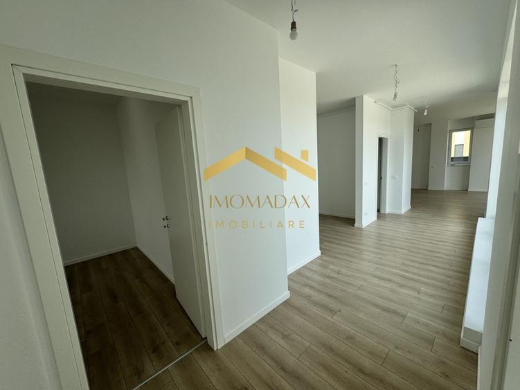 Apartament cu 3 camere decomandat în Aradului