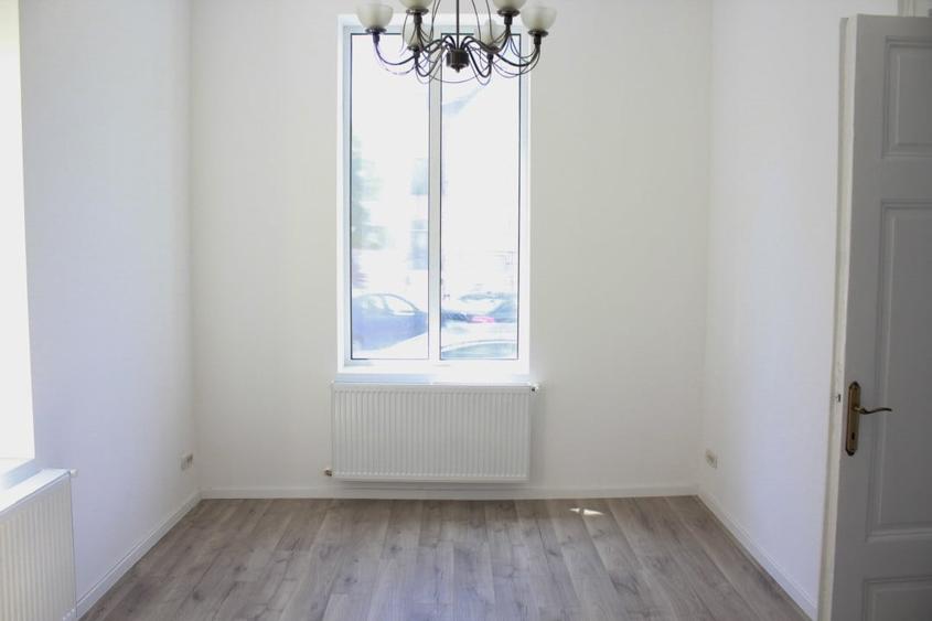Apartament cu 4 camere semidecomandat în Cișmigiu