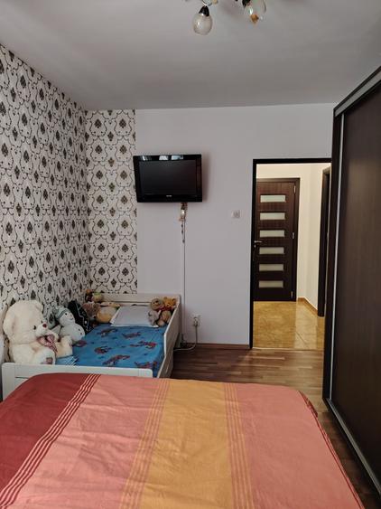 Apartament cu 2 camere decomandat în Drumul Taberei