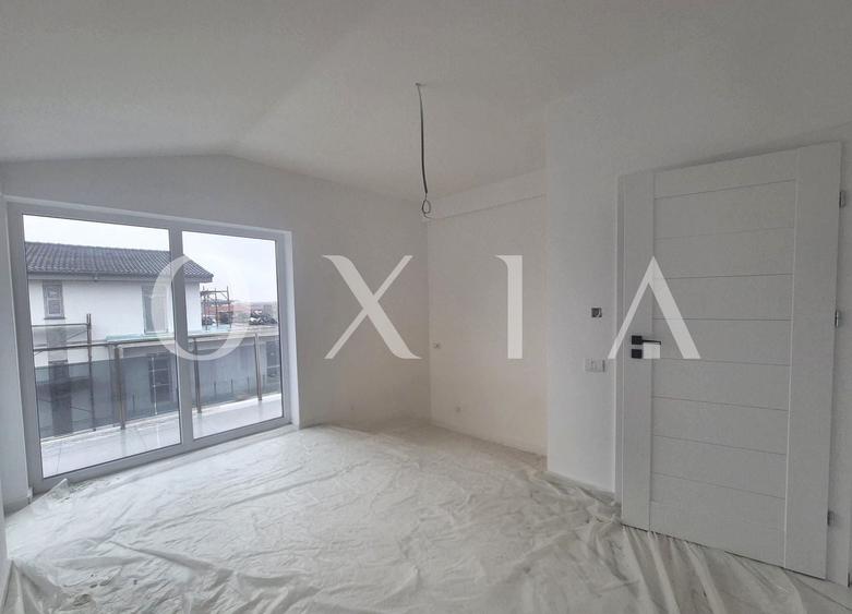 Apartament cu 3 camere semidecomandat în Giroc