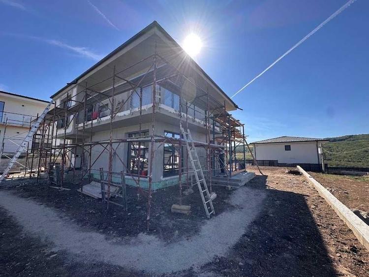 Casă cu 4 camere cu Teren 600 Mp în Baciu