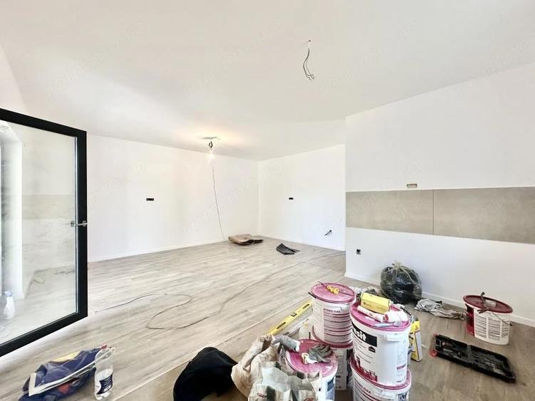 Casă cu 3 camere cu Teren 332 Mp în Albina
